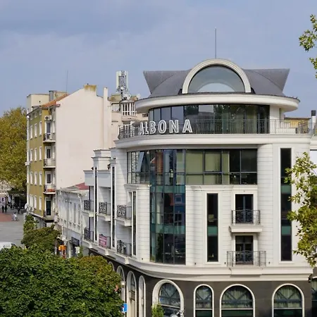 Attic * Varna