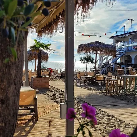 Attic - атик студио Διαμέρισμα