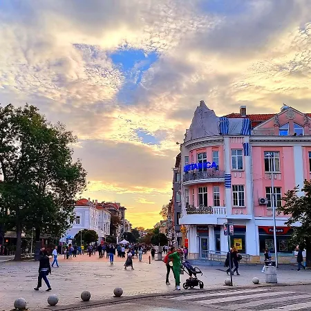 Διαμέρισμα Attic - атик студио Βάρνα