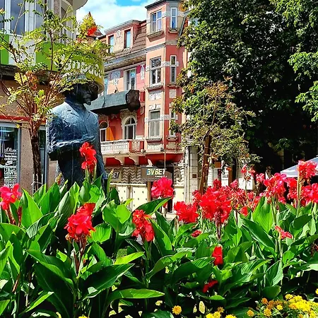 Attic アパート ヴァルナ